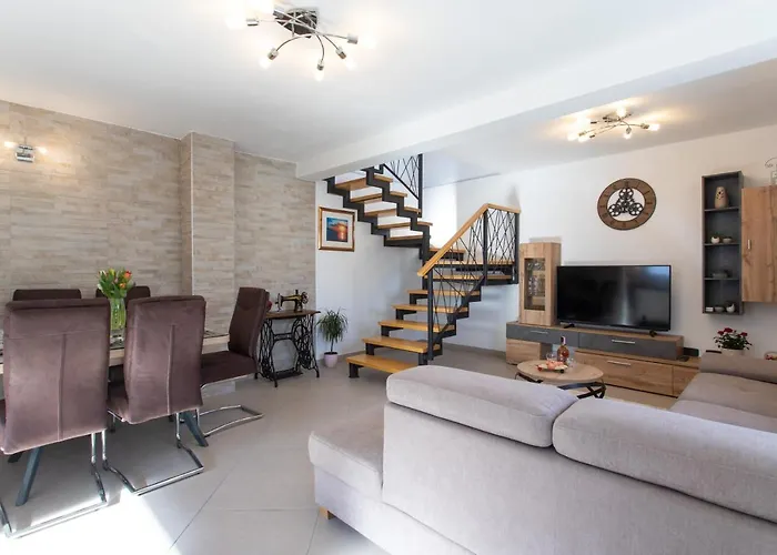 House Daisy Villa *