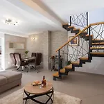 Villa House Daisy *