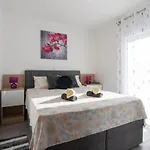 Villa House Daisy *