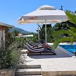 House Daisy Villa *