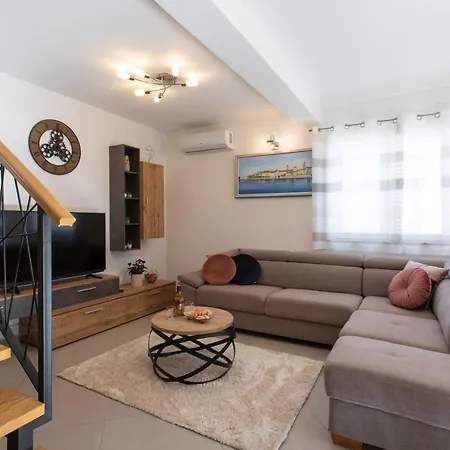 House Daisy Prapatnica