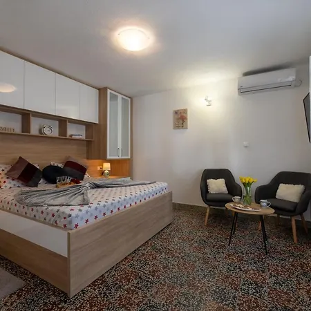 וילה House Daisy Prapatnica