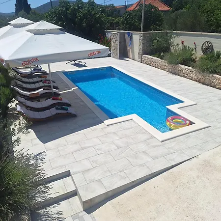 Villa House Daisy Prapatnica