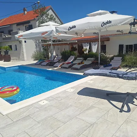House Daisy * Prapatnica